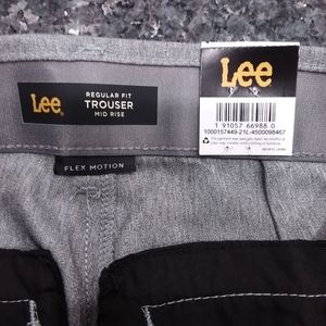 Women's Lee Regular Fit Mid Rise Trouser Pant. Size 4 Short. New With Tags.